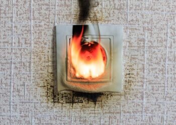 Como evitar acidentes elétricos em casa; veja cuidados essenciais