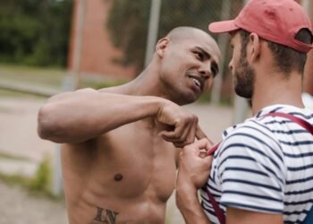 O que fazer quando você presencia um espancamento na rua
