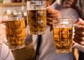 Cerveja faz bem ou mal para a saúde? Ciência responde a dúvida