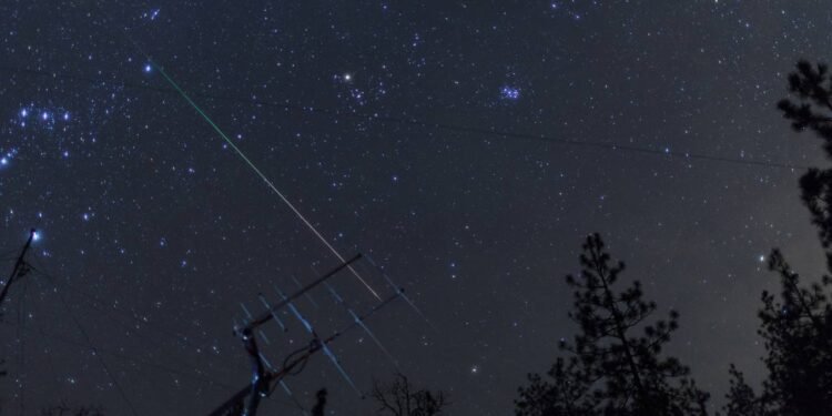 Melhores destinos no Brasil para observar chuvas de meteoros