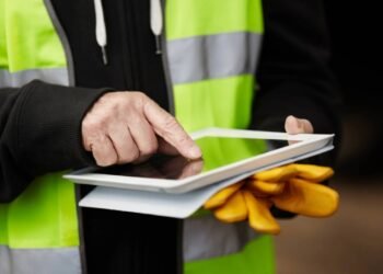 Como ser voluntário na Defesa Civil e ajudar em emergências