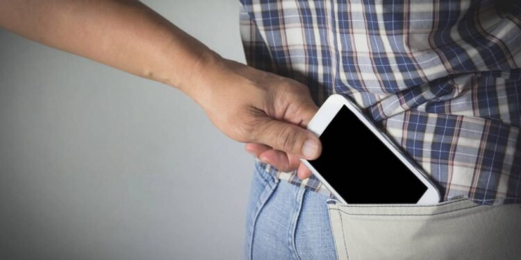 Como evitar furto de celular em festivais de música