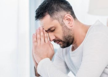Oração e meditação reduzem estresse; veja o que diz a ciência