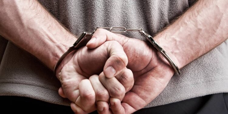 Influenciadores presos por crimes financeiros: lista de casos