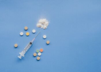 O que é benzoilecgonina e como a substância permanece no corpo