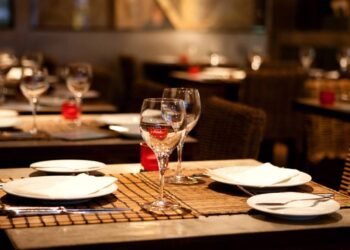 Impostos em restaurantes: entenda a carga tributária e as mudanças