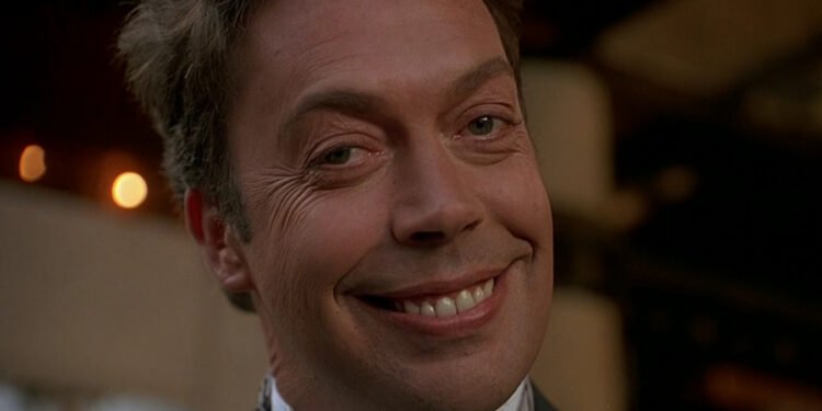 Onde assistir aos filmes mais marcantes de Tim Curry no streaming