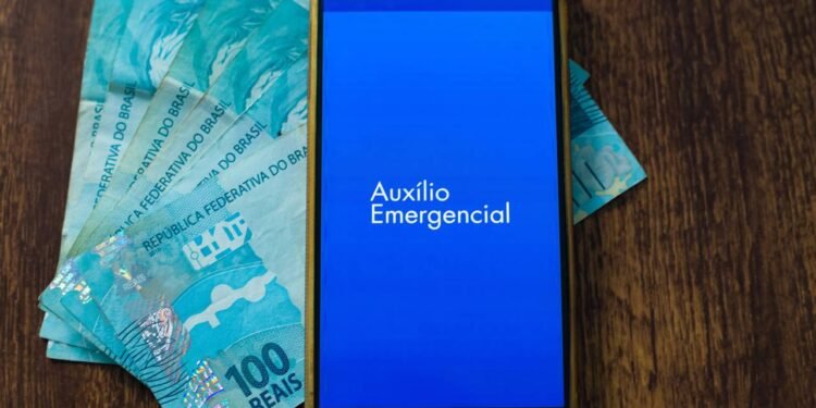 Como contestar a cobrança do Auxílio Emergencial