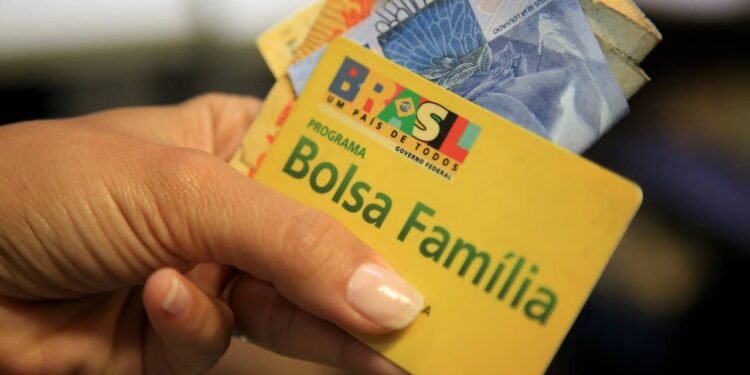 Adicional de R$ 150 no Bolsa Família: quem tem direito ao benefício