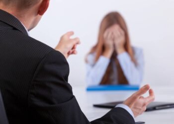Assédio eleitoral: o que é e como denunciar no trabalho