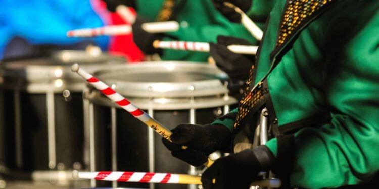 Entenda a rica história das bandas marciais na cultura do Brasil