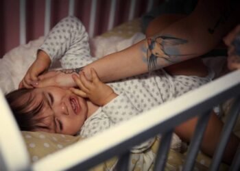 Como garantir o amparo psicológico para bebê exposto ao trauma familiar