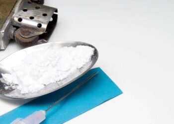 Como a dependência química de crack afeta a saúde mental e o cérebro