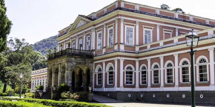 Roteiro imperial: um guia para visitar os palácios da monarquia no RJ