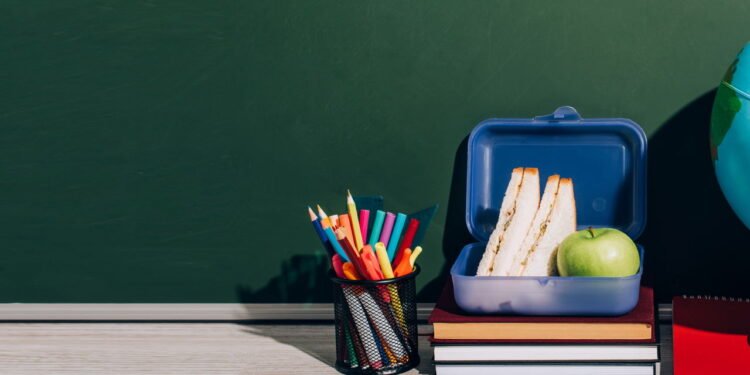 Novo ensino médio terá mudanças. Créditos: depositphotos.com / AndrewLozovyi