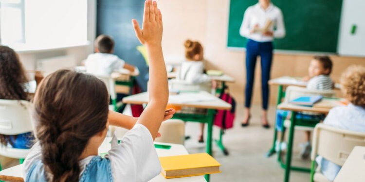 Piso salarial de professores é reajustado. Créditos: depositphotos.com / ArturVerkhovetskiy