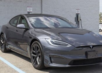 Tesla vs. BYD: Qual Carro Elétrico é o Melhor em 2025? Veja o Comparativo detalhado