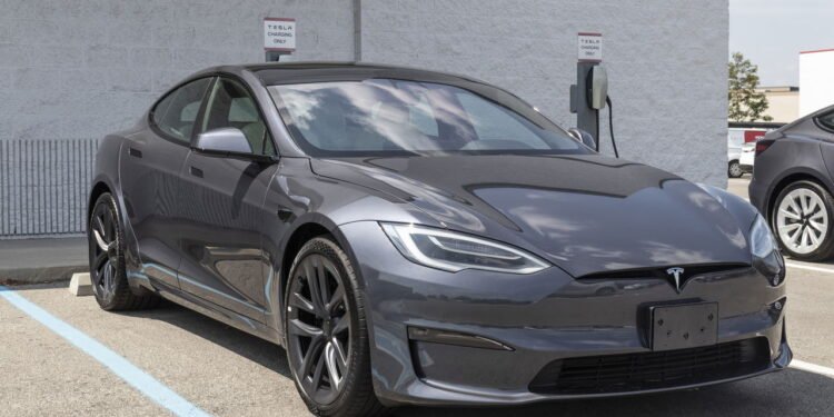 Tesla vs. BYD: Qual Carro Elétrico é o Melhor em 2025? Veja o Comparativo detalhado