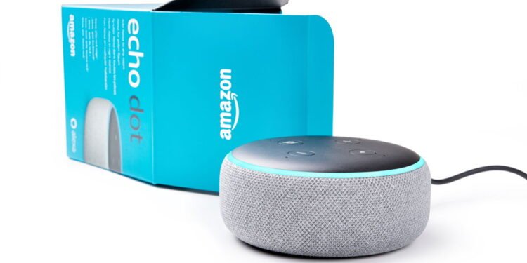 Alexa, a assistente virtual que controla sua casa inteligente. Saiba mais sobre suas funções!