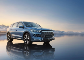 Navio da BYD chega ao Brasil com mais de 5 mil carros, veja novidades