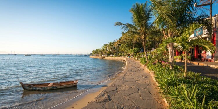 A praia paradisíaca brasileira que atraí estrangeiros do mundo inteiro