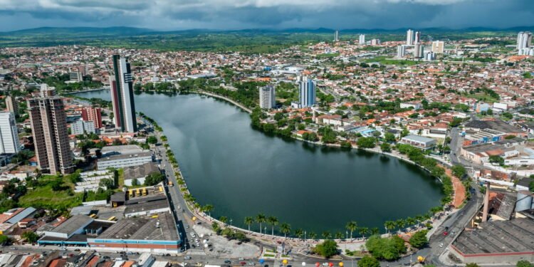 Descubra a cidade com a maior festa junina do Brasil!