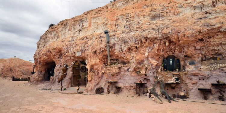 As casas dessa cidade foram construídas embaixo da terra