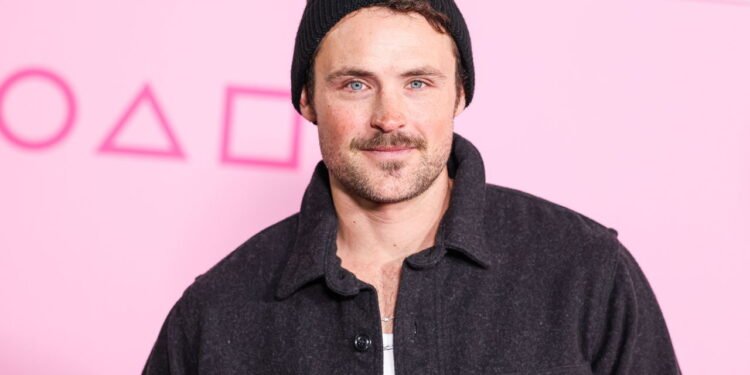 Do esporte ao entretenimento a trajetória e a fortuna de Dylan Efron