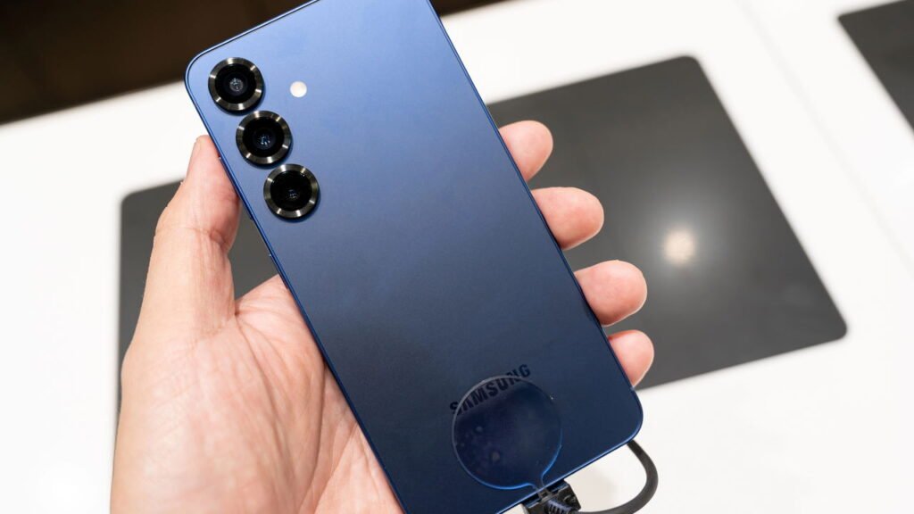 Conheça o Galaxy S25 Edge, nova aposta da Samsung