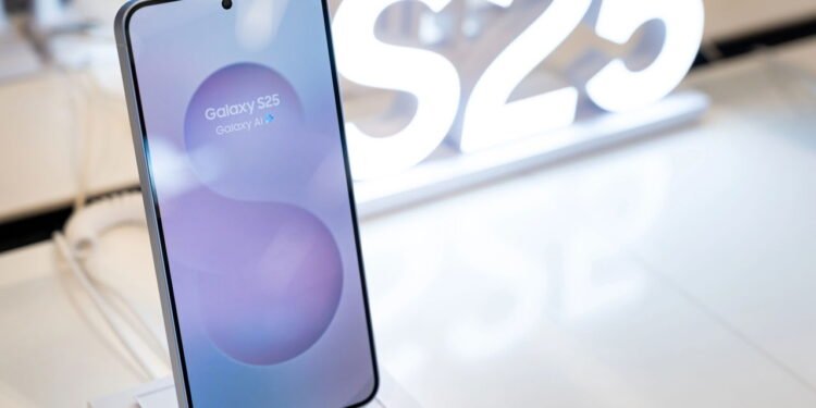 Conheça as novas funções do Galaxy S25 que são muito parecidas com as do iPhone
