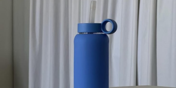 Essa garrafa térmica está desbancado o copo Stanley