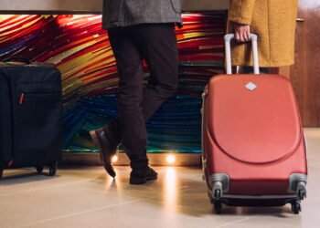 Quais cidades tiveram mais reservas de hotéis em 2024?