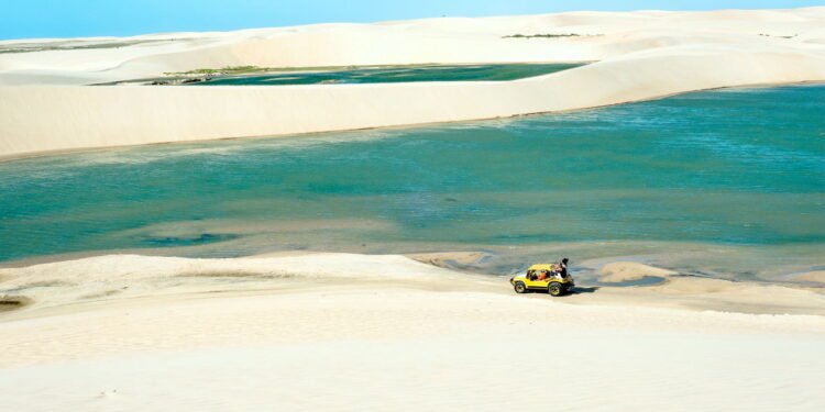 A vila cearense que abriga uma das praias mais bonitas do mundo e ainda é um paraíso desconhecido