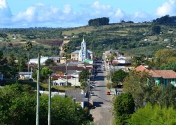 Cidade do interior de Minas Gerais impressiona com qualidade de vida e educação