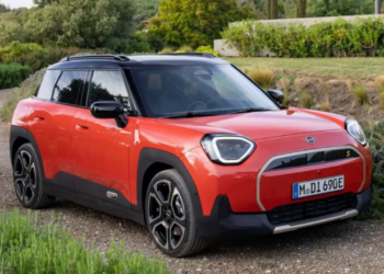 MINI Aceman chega ao Brasil com valores a partir de 254 mil