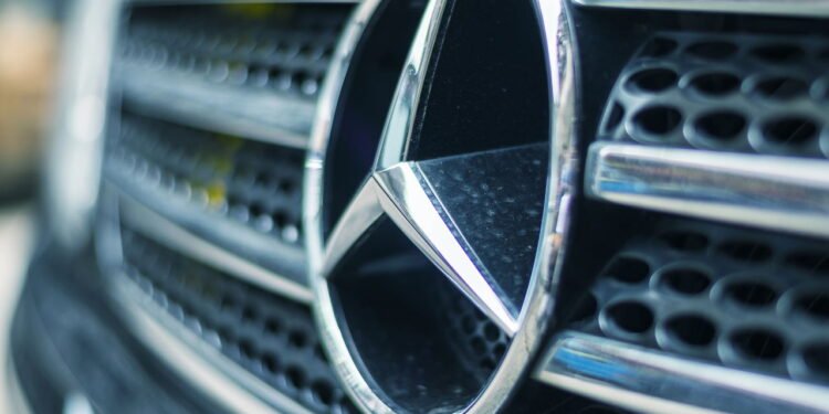 Linha de carros elétricos da Mercedes será abandonada, entenda