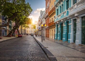 A cidade brasileira histórica que encanta com sua arquitetura portuguesa preservada e clima tropical