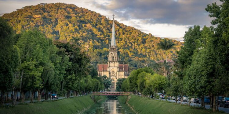 Viva a qualidade de vida digna de um rei na cidade imperial brasileira