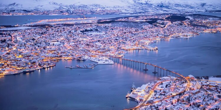 Conheça a cidade em que o sol nunca se põe