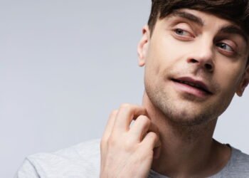 Pessoas que piscam muito podem estar mentindo?