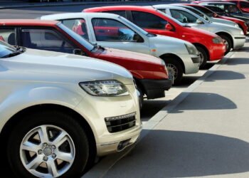 Quem possui carro elétrico nesses Estados não precisa pagar IPVA