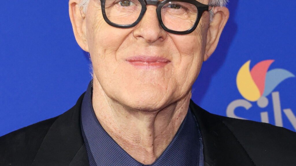 John Lithgow é confirmado como Alvo Dumbledore na nova série de 'Harry Potter'! Expectativa nas nuvens!