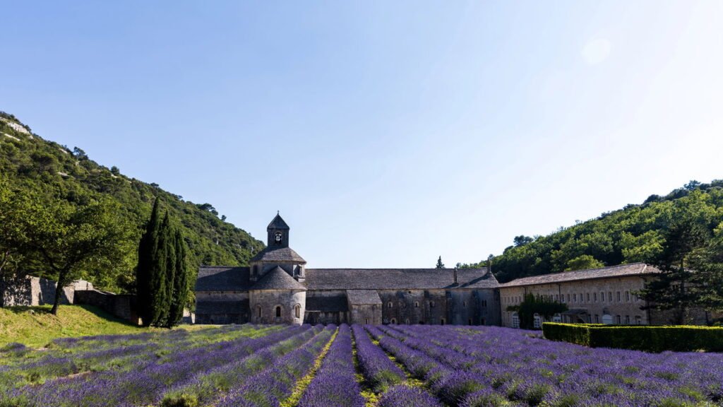 A vila secreta medieval na França que você precisa conhecer