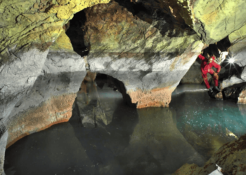 Cientistas descobrem o maior lago termal do mundo, imagem surpreende