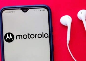 celular motorola Créditos: depositphotos.com / rafapress