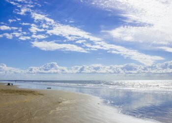 É verdade que a maior praia do mundo é brasileira?