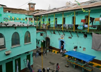 Essa cidade existe dentro de uma prisão, entenda