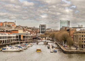 Conheça a cidade onde ônibus são movidos a restos de comida