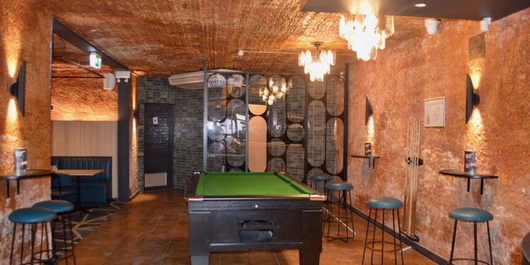 Essa cidade tem casas subterrâneas para fugir do calor