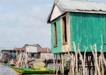 Essa cidade existe em cima de um lago, sem ruas
